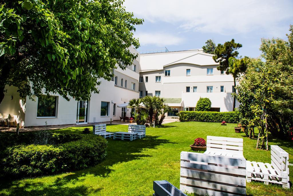 Phi Hotel Alcione Francavilla Al Mare Eksteriør bilde