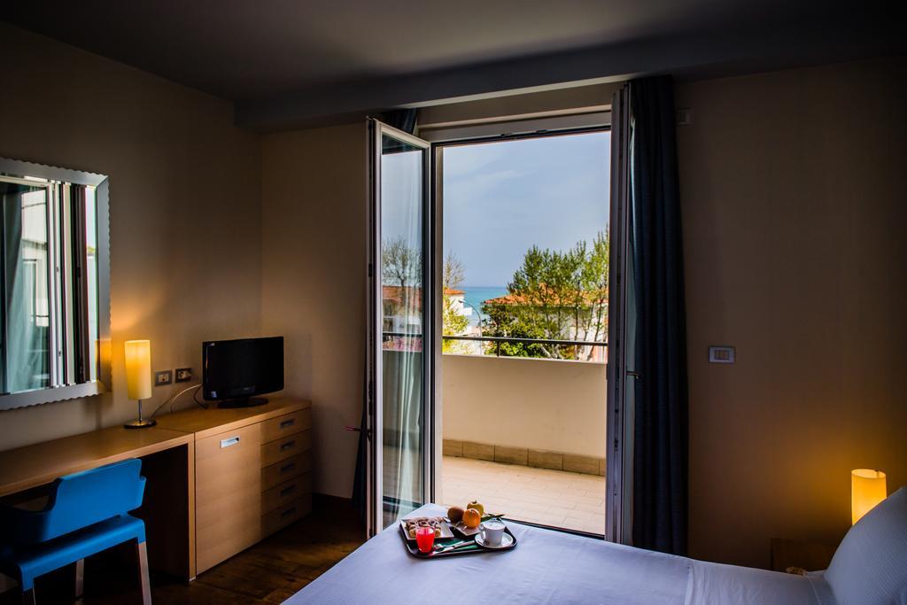 Phi Hotel Alcione Francavilla Al Mare Eksteriør bilde